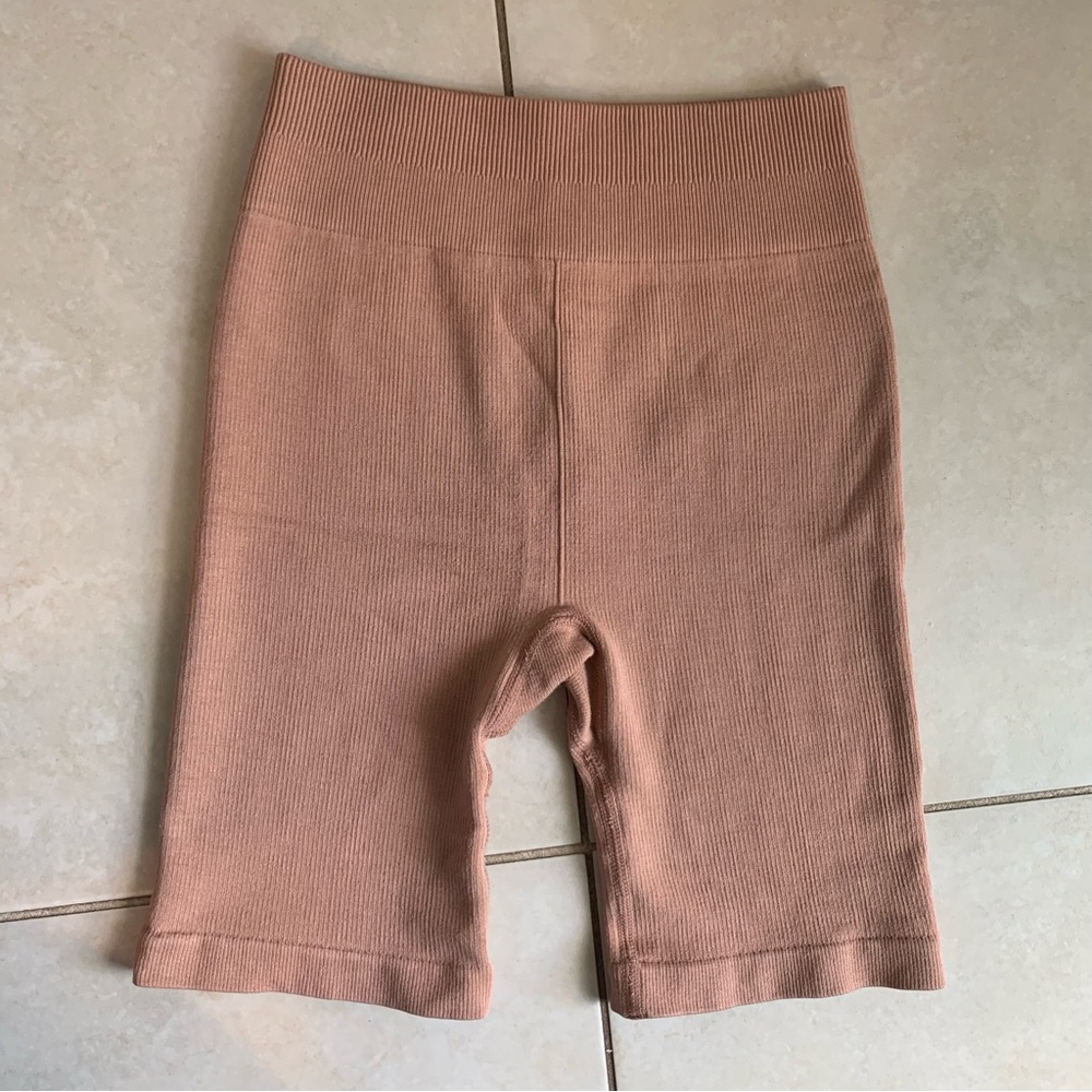 Fabletics Camel Ribbed shorts